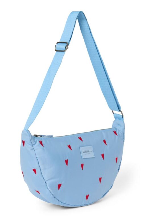 Studio Noos - Puffy Adult Fanny Pack Light Blue Hearts – Bild 4