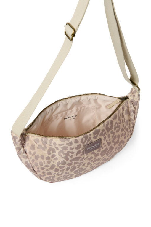 Studio Noos - Puffy Adult Fanny Pack Beige Leopard – Bild 4