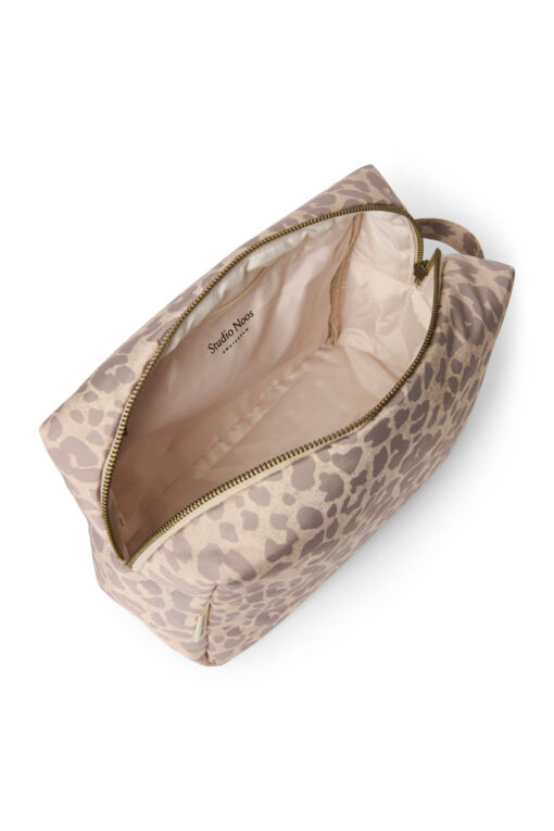 Studio Noos - Tonal Leopard Puffy Toiletry Bag – Bild 2