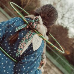 Alternative view of Piupiuchick - scrunchie green flowers