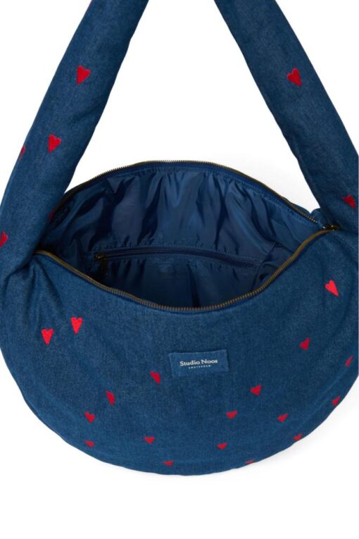 Studio Noos - Denim Cross Body Bag Dark Blue Red Hearts – Bild 2