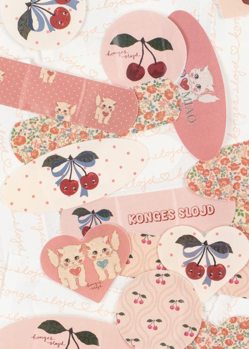 Konges Slojd - Pflaster Kiss and Comfort Cherry – Bild 4